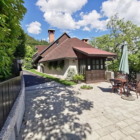 Apartmaji Mak Йесенице Екстериор снимка