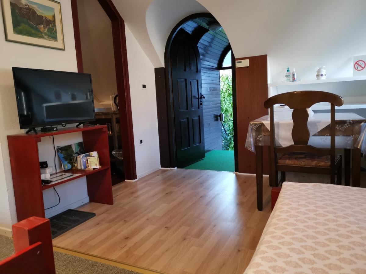 Apartmaji Mak Йесенице Екстериор снимка