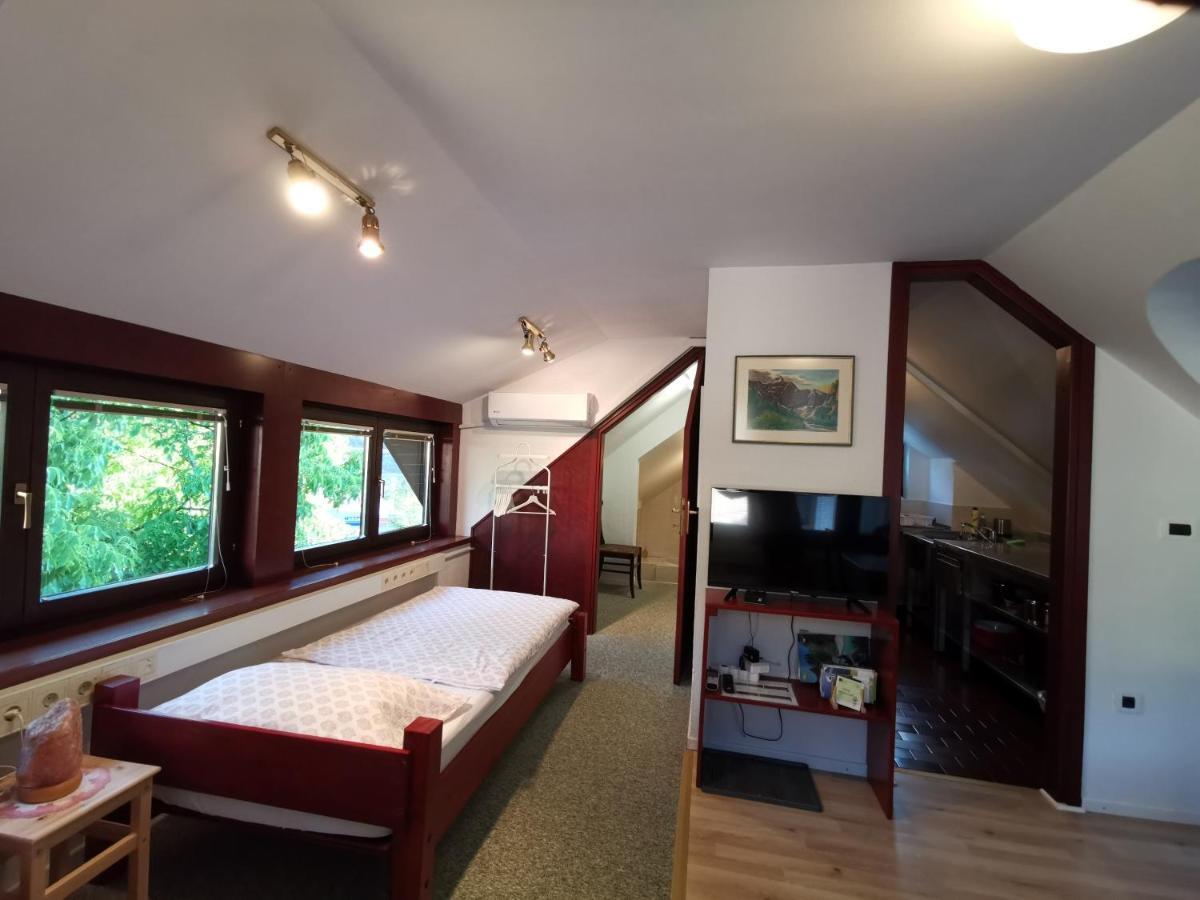 Apartmaji Mak Йесенице Екстериор снимка