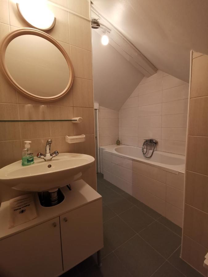 Apartmaji Mak Йесенице Екстериор снимка