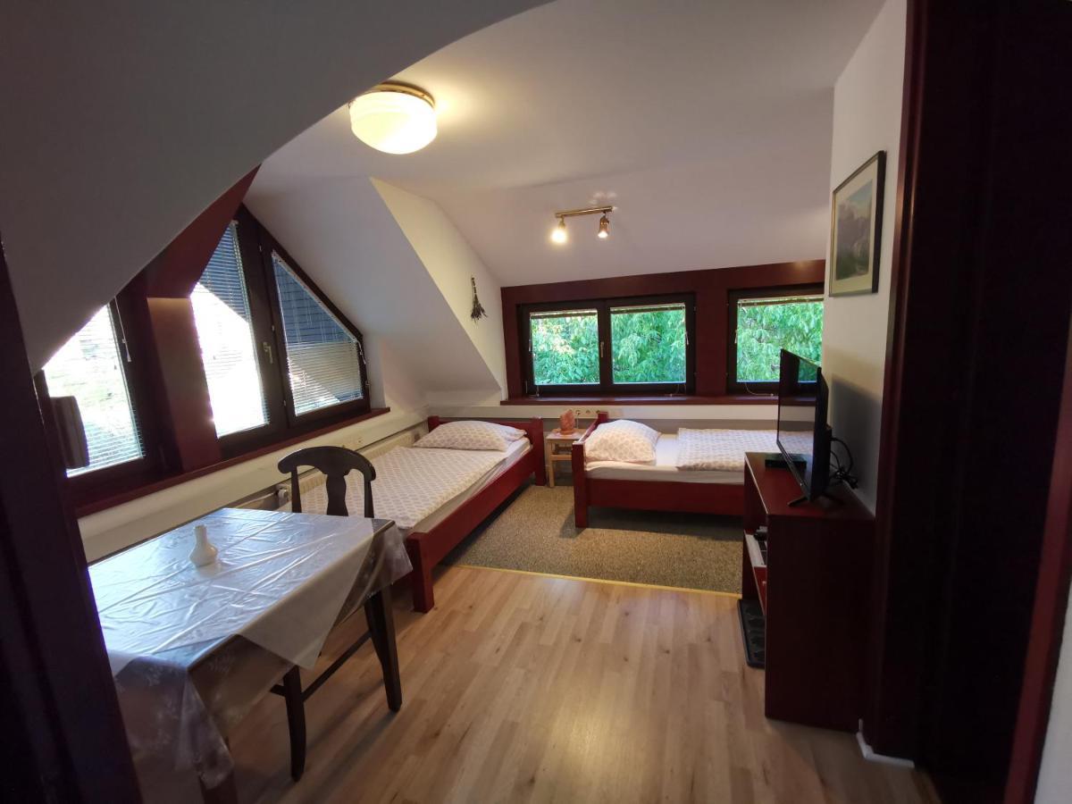 Apartmaji Mak Йесенице Екстериор снимка